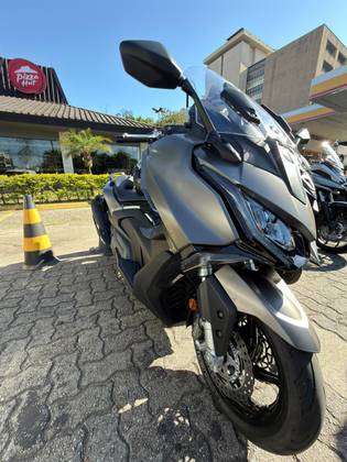 KYMCO AK 550i 